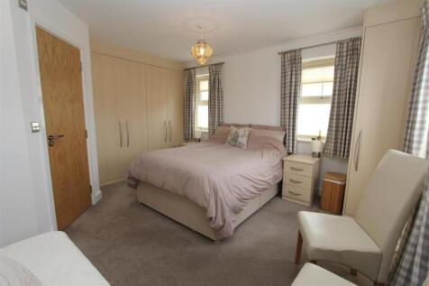 Bedroom1-1.JPG