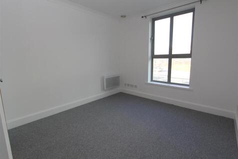 bedroom 1.JPG