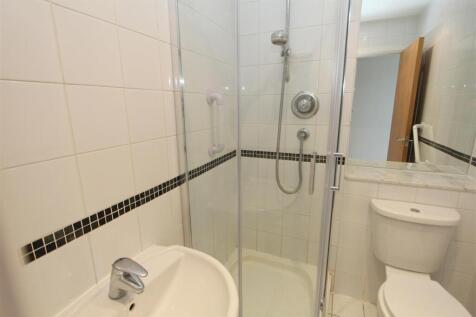 Ensuite.JPG