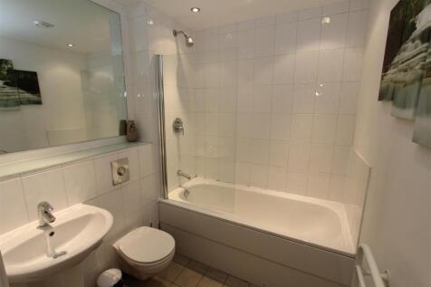 Bathroom.JPG