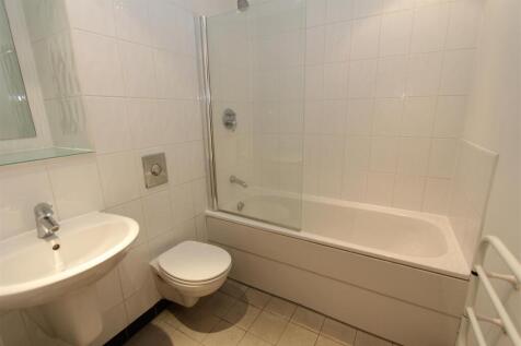 Bathroom.JPG