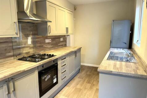 Kitchen 1 .jpg