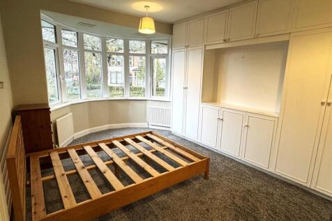 Main Bed 1.jpg
