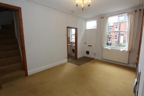 Living room3.JPG