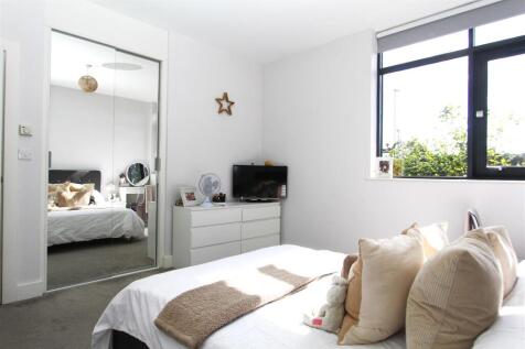 Bedroom 1.1.JPG