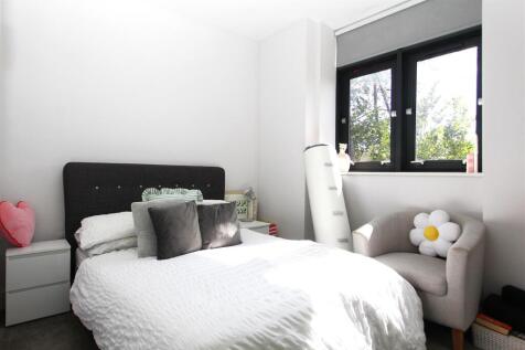 Bedroom 2.JPG