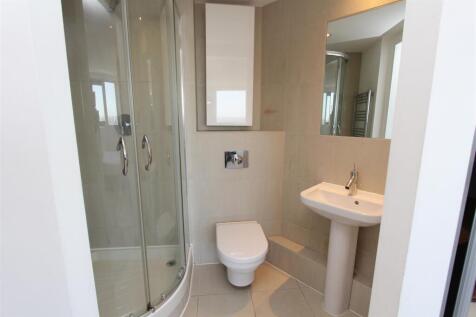 Ensuite.JPG