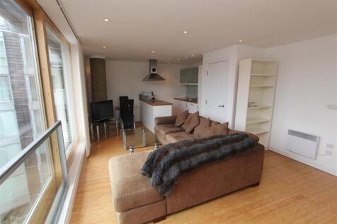 Living Room1.JPG