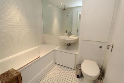 Bathroom.JPG