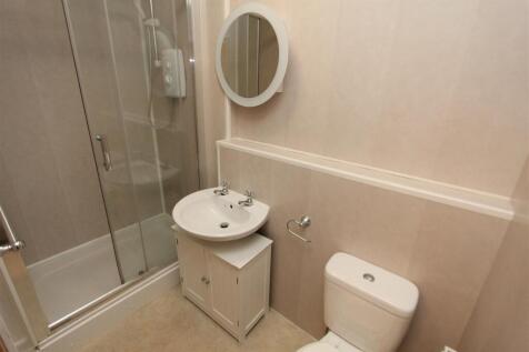Ensuite1.JPG