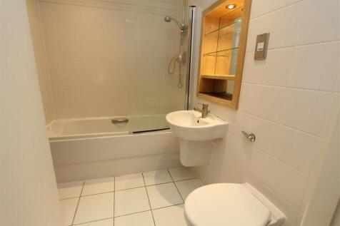 Bathroom.JPG