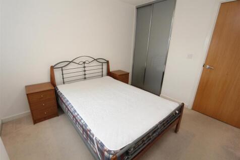 Bed1.JPG
