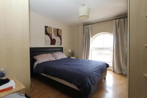 Bedroom.JPG