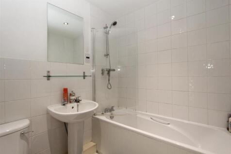 Bathroom.JPG
