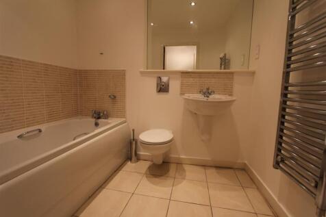 Bathroom.JPG