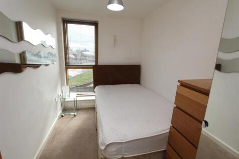Bedroom 2.JPG