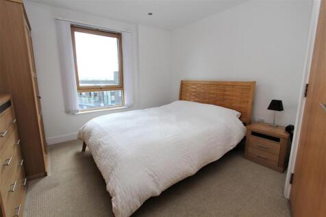 Bedroom 1 .jpg