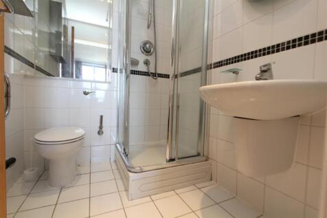 Ensuite.JPG