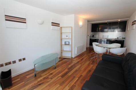 Living room2.JPG
