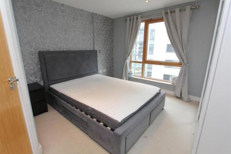 Bedroom 1.JPG