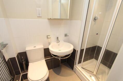 ensuite.JPG
