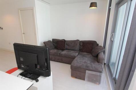 Living Room1.JPG