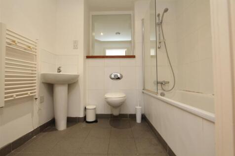 Bathroom.JPG