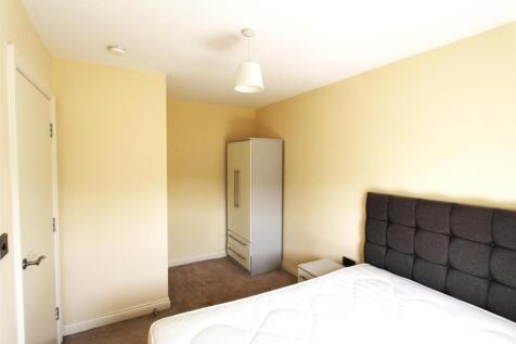 Bedroom 1 (2nd angle).jpg