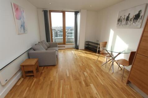 Living Room.JPG