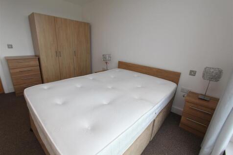 Bedroom 1.JPG