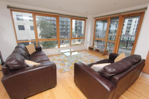 Livingroom1.JPG