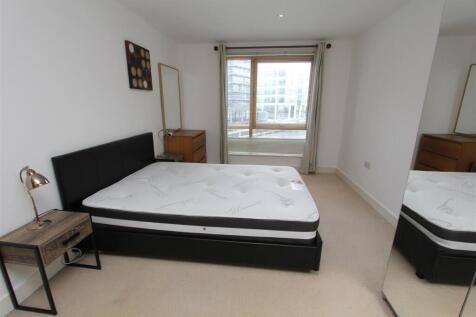 Bed11.JPG