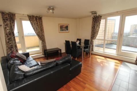 Living room 1.JPG