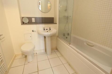 Bathroom.JPG