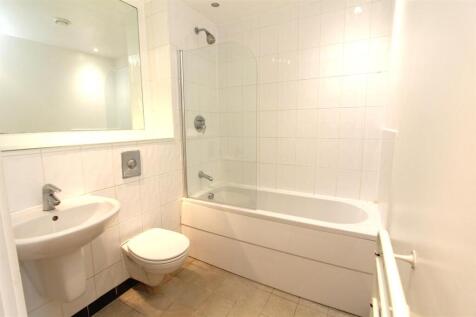Bathroom.JPG