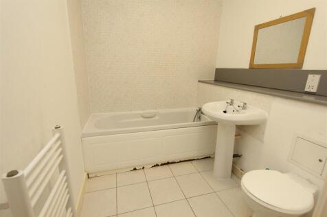 Bathroom.JPG