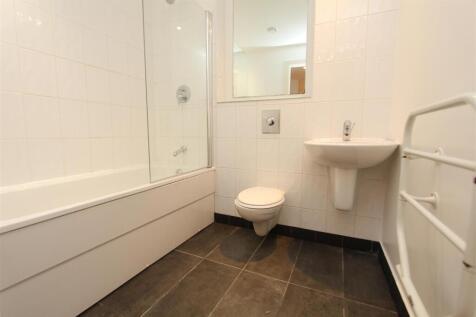 Bathroom.JPG