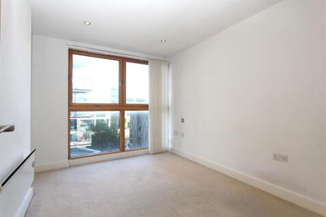 Bedroom 2.JPG