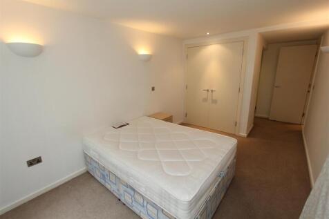 Bed1.JPG