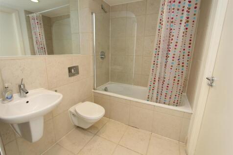 Bathroom.JPG