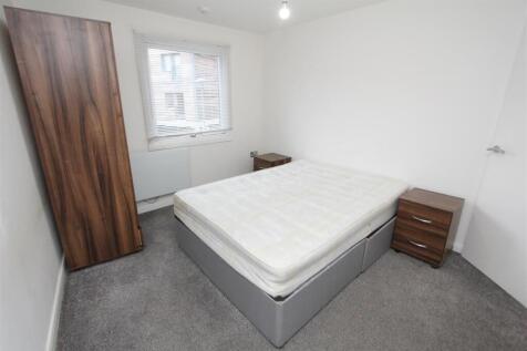 Bed1.JPG