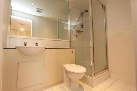 Ensuite.JPG