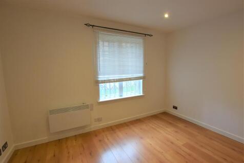 Bedroom 1 .jpg