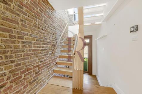 Landing to 2nd Floor