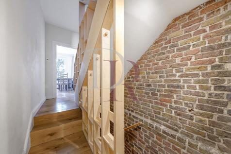 1st Floor Landing