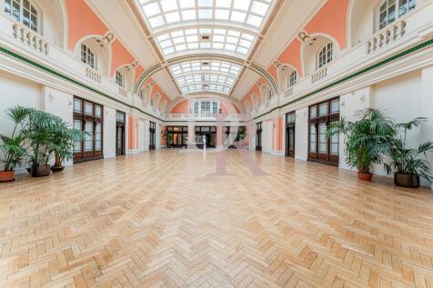 BUILDING LOBBY