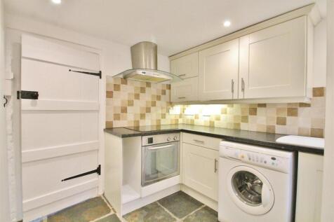 Kitchen 3.JPG