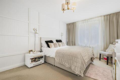 Bedroom .jpg