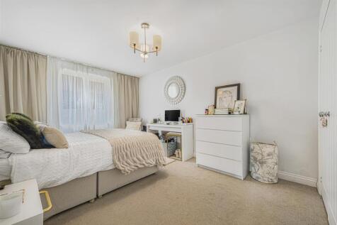 Bedroom.jpg