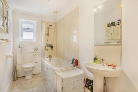 Bathroom.jpg